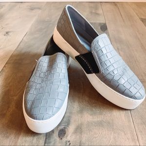1.State Waylan Slip-On Sneaker